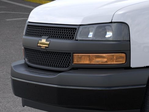 New 2026 Chevrolet Express 2500 RWD image 13
