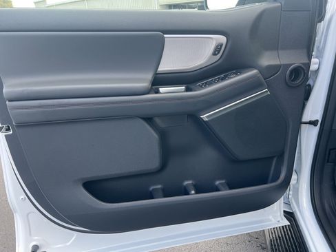 New 2025 Ford Expedition Active image 22