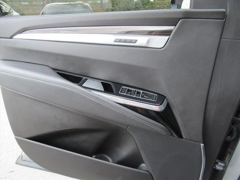 Certified 2025 Cadillac Escalade Premium Luxury w/ LPO, Radiant Package AWD/4WD image 20