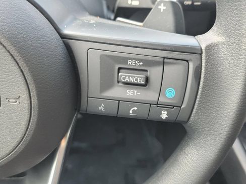 Used 2024 Nissan Rogue SV AWD/4WD image 19