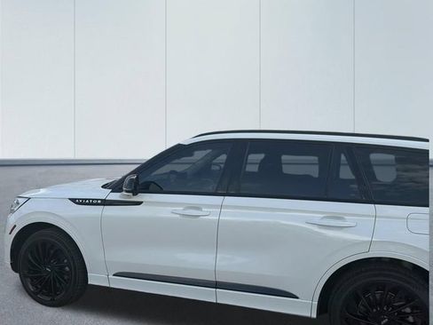 Used 2023 Lincoln Aviator Reserve w/ Equipment Group 201A AWD/4WD image 7