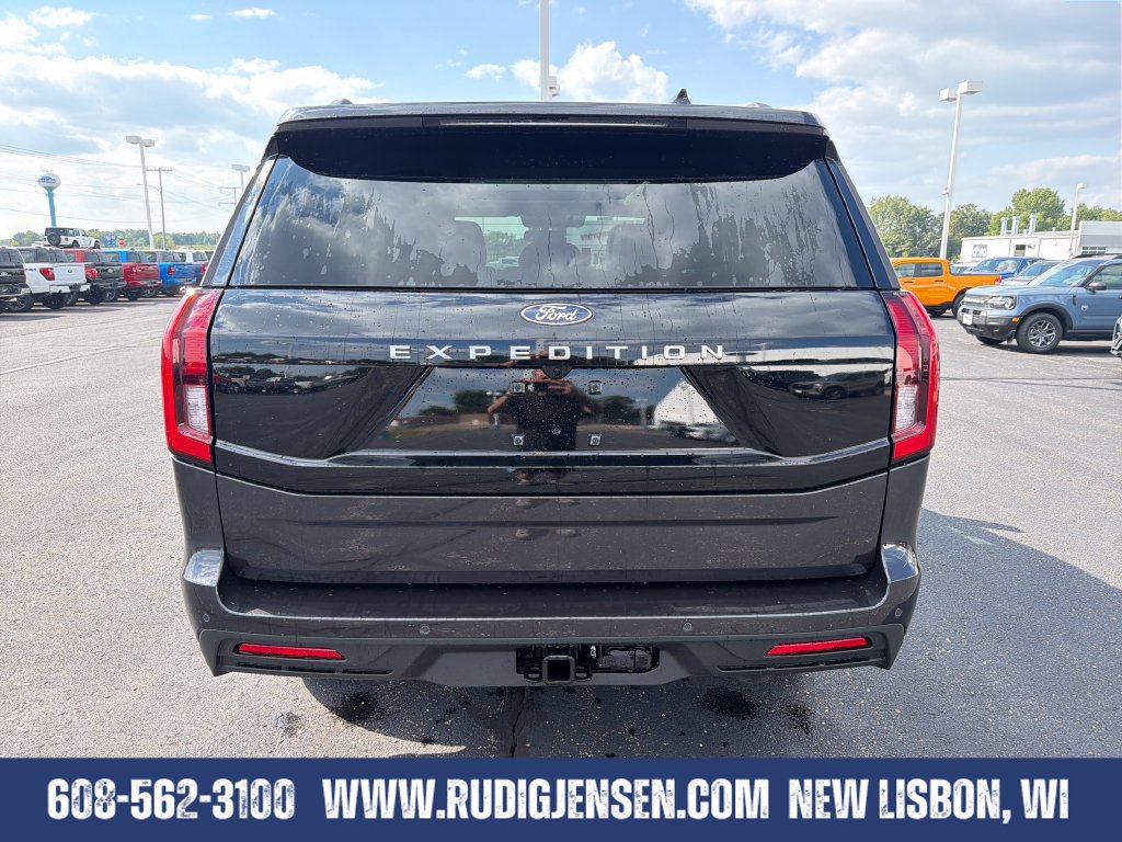 New 2027 Ford Expedition Active AWD/4WD image 4