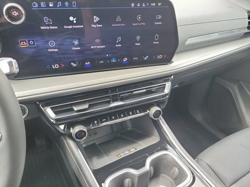 Used 2024 Chevrolet Traverse LT w/ Midnight/Sport Edition AWD/4WD image 23