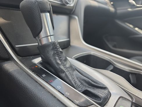 Used 2018 Honda Accord LX image 18