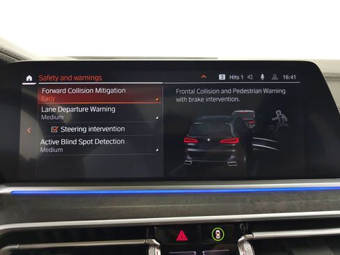 Used 2022 BMW X5 xDrive40i w/ M Sport Package AWD/4WD image 29