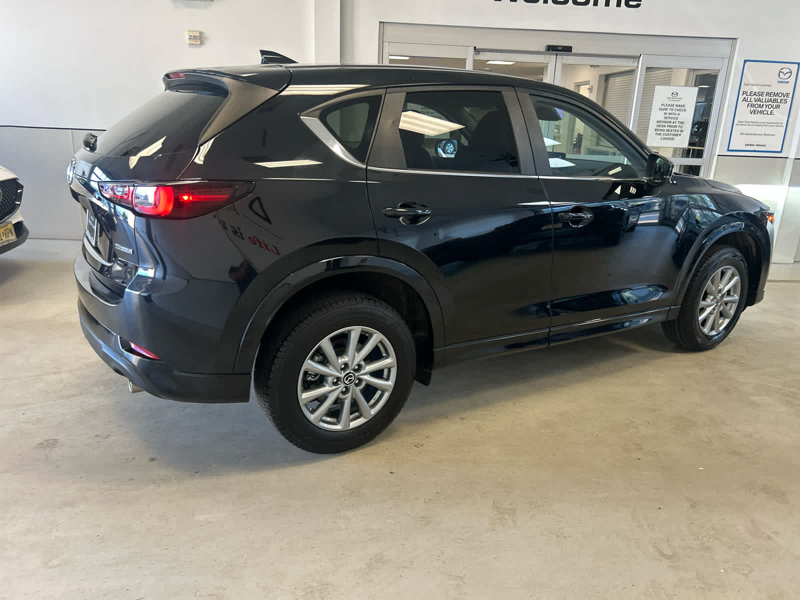 Certified 2024 MAZDA CX-5 AWD 2.5 S w/ Preferred Package image 6