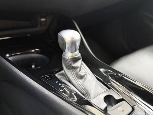 Used 2019 Toyota C-HR Limited FWD image 27