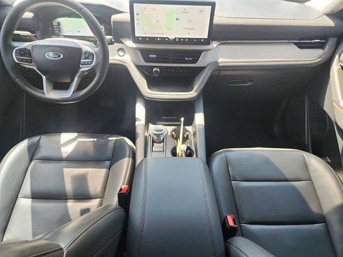 Certified 2025 Ford Explorer Active w/ Active Comfort Package AWD/4WD image 8