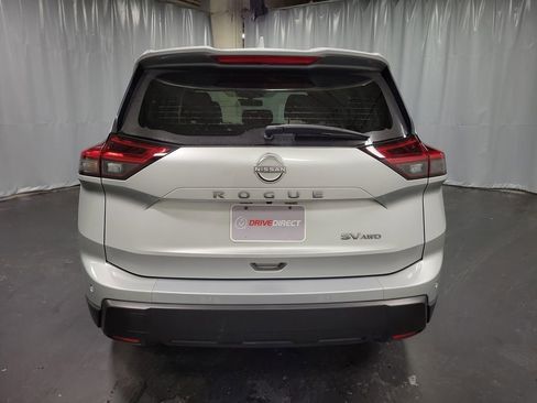 Used 2024 Nissan Rogue SV image 7