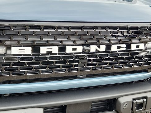 Used 2025 Ford Bronco Badlands AWD/4WD image 31