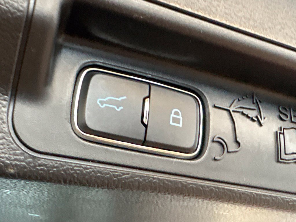 Used 2023 Ford Explorer XLT w/ Equipment Group 202A AWD/4WD image 14