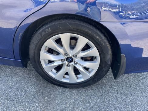 Used 2016 Subaru Legacy 2.5i Premium w/ Moonroof Package AWD/4WD image 10