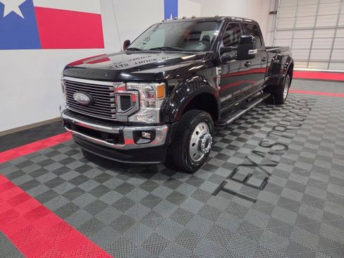 Used 2020 Ford F450 Lariat w/ Lariat Value Package image 3