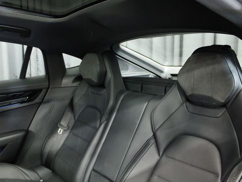 Used 2025 Porsche Panamera 4 image 6