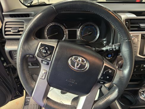 Used 2016 Toyota 4Runner Limited AWD/4WD image 18
