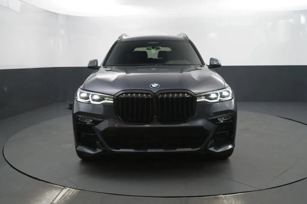 Used 2021 BMW X7 xDrive40i w/ M Sport Package AWD/4WD image 8