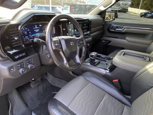 Used 2022 Chevrolet Silverado 1500 ZR2 w/ Technology Package image 13