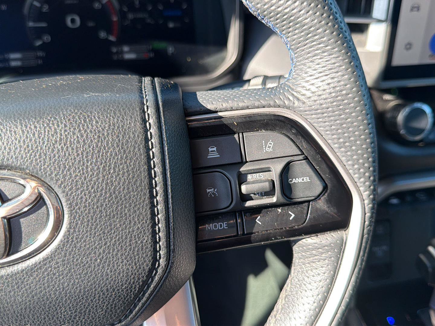Certified 2024 Toyota Sequoia Platinum AWD/4WD image 28