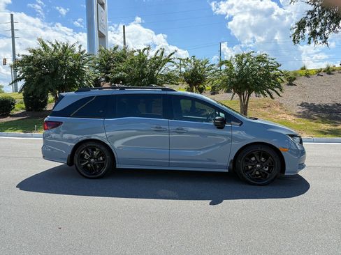 Used 2024 Honda Odyssey Sport image 6