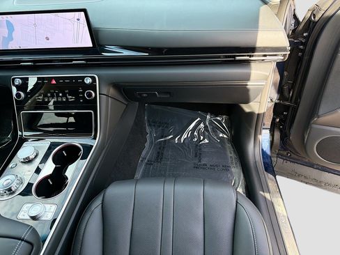 Used 2025 Genesis GV80 2.5T image 18