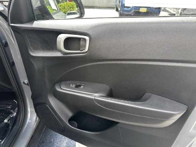 Used 2022 Hyundai Venue SEL FWD image 38