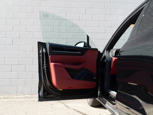 Certified 2024 Porsche Macan 4 Electric image 16