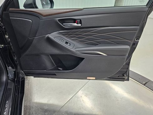 Used 2021 Toyota Avalon Limited w/ Advanced Safety Package image 27