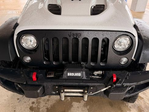 Used 2017 Jeep Wrangler Unlimited Rubicon AWD/4WD image 15