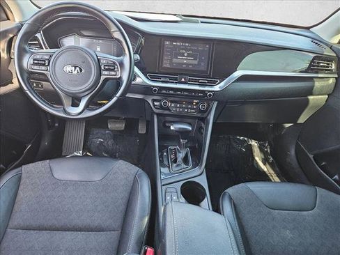 Used 2020 Kia Niro EX image 16