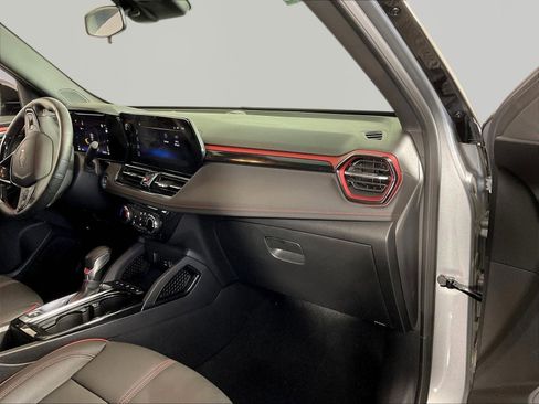 Used 2025 Chevrolet TrailBlazer RS w/ Driver Confidence Package FWD image 25
