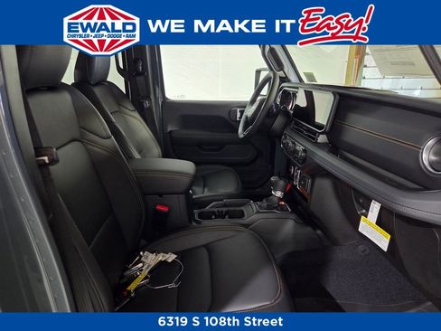 New 2025 Jeep Gladiator Sport image 9