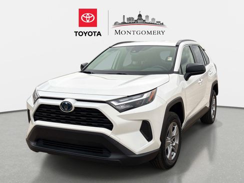 Used 2024 Toyota RAV4 LE AWD/4WD image 7