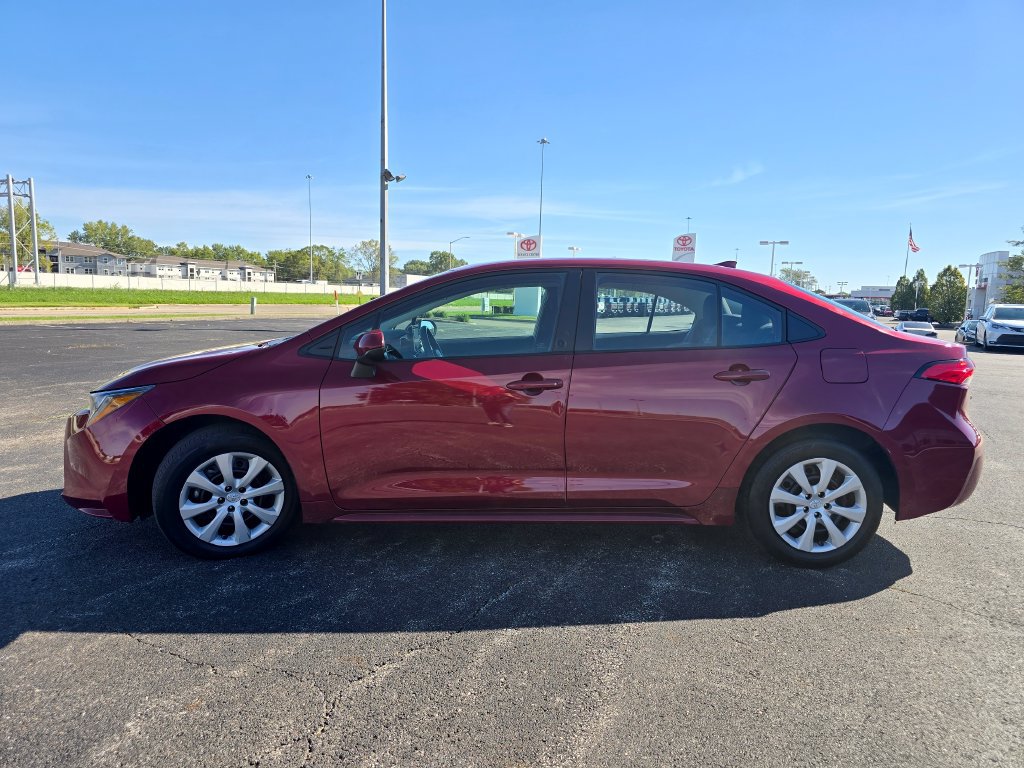 Certified 2022 Toyota Corolla LE w/ Carpet Mat Package (TMS) FWD image 11