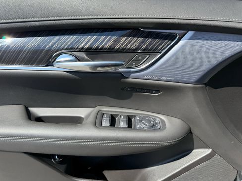 Used 2024 Cadillac XT6 Premium Luxury FWD image 14