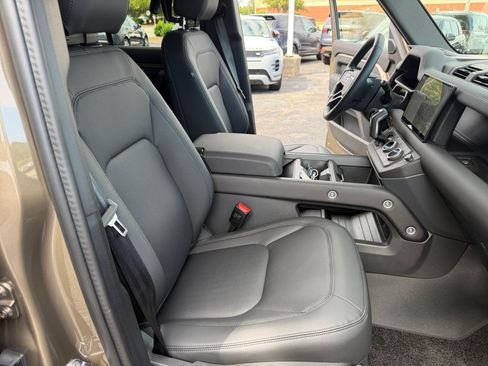 Used 2025 Land Rover Defender 110 S AWD/4WD image 28