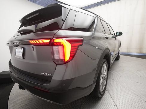 Used 2025 Ford Explorer Active w/ Active Comfort Package AWD/4WD image 13