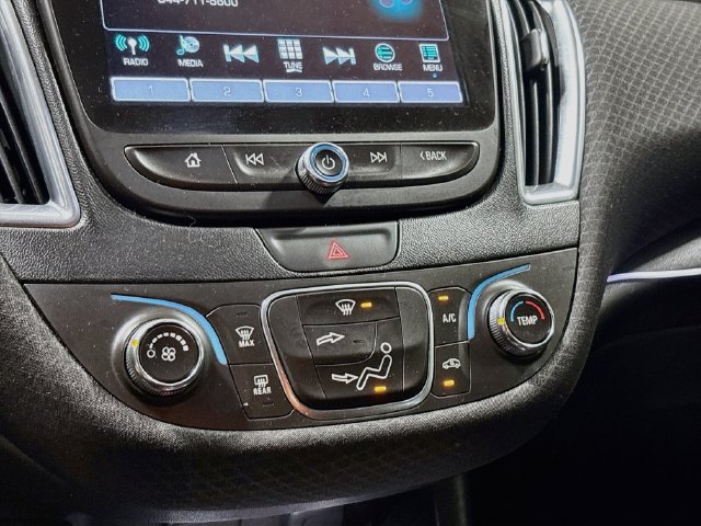 Used 2016 Chevrolet Malibu LT FWD image 16