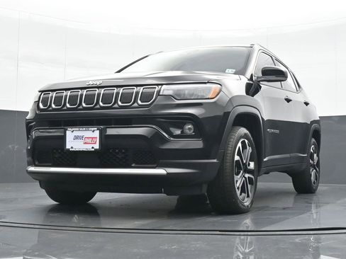 Used 2022 Jeep Compass Limited image 16