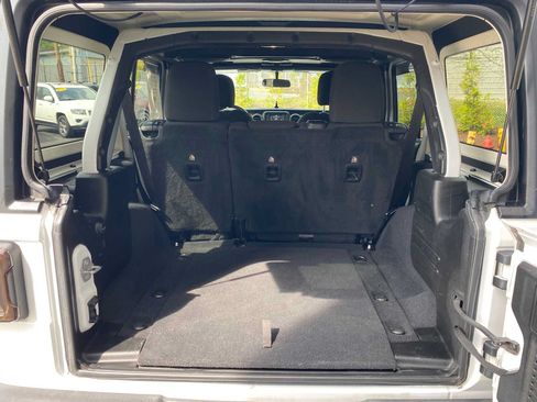 Used 2018 Jeep Wrangler Unlimited Sport S AWD/4WD image 25