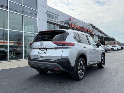Used 2023 Nissan Rogue SV w/ SV Premium B Package image 4