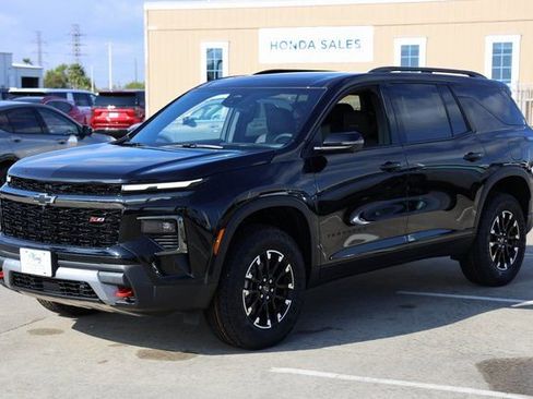 New 2026 Chevrolet Traverse Z71 w/ Driver Confidence Package image 3