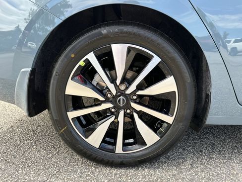 New 2025 Nissan Sentra SV w/ SV Premium Package image 17