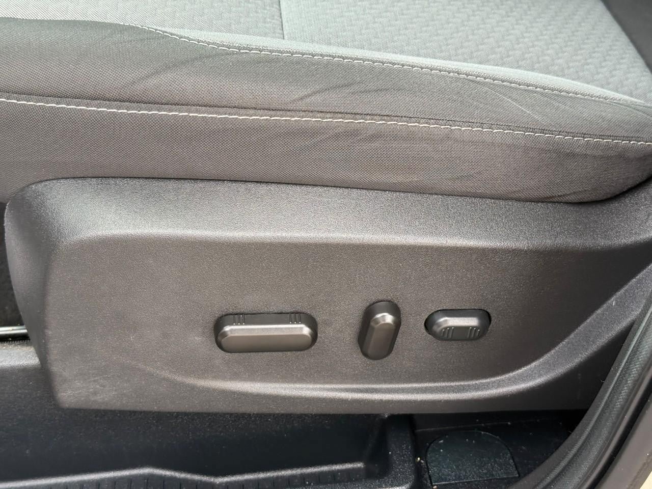 Used 2017 Ford Escape SE FWD image 18