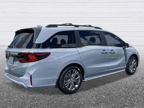 New 2026 Honda Odyssey Touring image 5