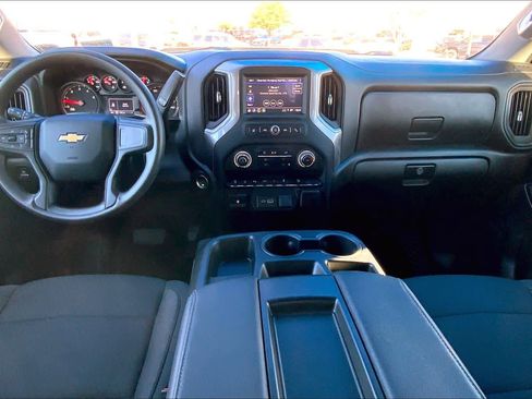 Used 2024 Chevrolet Silverado 2500 Custom w/ Custom Value Package image 15
