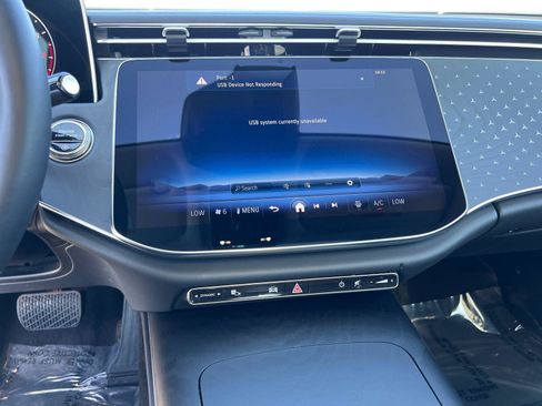 Used 2025 Mercedes-Benz E 350 Sedan image 29
