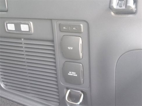 New 2025 Ford Expedition Active image 8