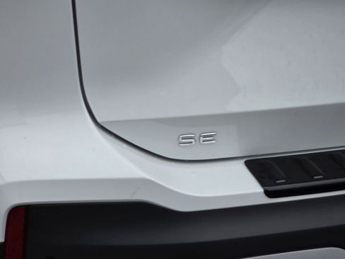 New 2026 Volkswagen Tiguan SE image 14