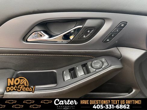 Used 2021 Chevrolet Traverse Premier w/ Redline Edition AWD/4WD image 16