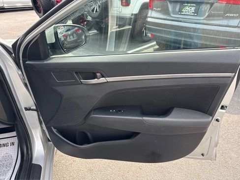 Used 2018 Hyundai Elantra Value Edition FWD image 20